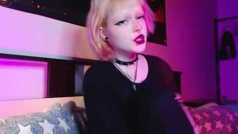 Snapshot of _nicole_meow_ chatting on December 3, 2025, 11:47 pm Nicole online show from December 3, 2025, 11:47 pm