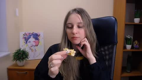 Snapshot of _nicole_new chatting on December 3, 2024, 12:38 pm Nica online show from December 3, 2024, 12:38 pm