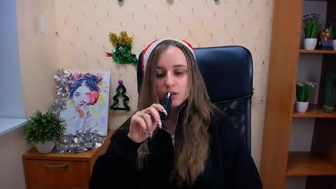 Snapshot of _nicole_new chatting on December 7, 2024, 3:41 pm Nica online show from December 7, 2024, 3:41 pm