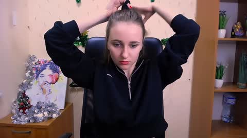 Snapshot of _nicole_new chatting on December 22, 2024, 3:11 pm Nica online show from December 22, 2024, 3:11 pm