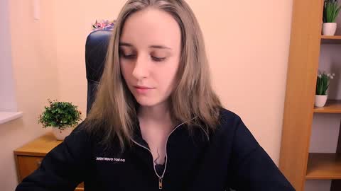 Snapshot of _nicole_new chatting on January 19, 2025, 3:21 pm Nica online show from January 19, 2025, 3:21 pm