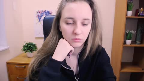 Snapshot of _nicole_new chatting on January 24, 2025, 7:19 am Nica online show from January 24, 2025, 7:19 am