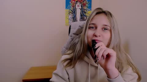 Snapshot of _nicole_new chatting on October 19, 2025, 8:48 am Nica online show from October 19, 2025, 8:48 am