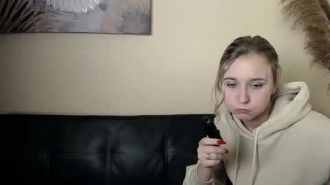 Snapshot of _nicole_new chatting on November 5, 2025, 11:32 am Nica online show from November 5, 2025, 11:32 am