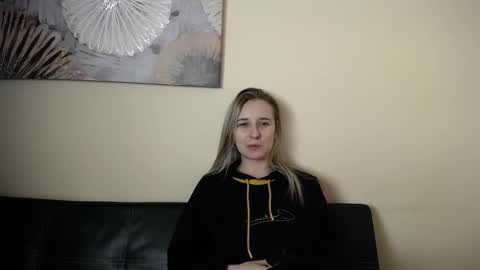 Snapshot of _nicole_new chatting on November 30, 2025, 3:16 pm Nica online show from November 30, 2025, 3:16 pm