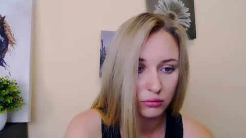 Snapshot of _nicole_new chatting on June 25, 2026, 10:09 am Nica online show from June 25, 2026, 10:09 am