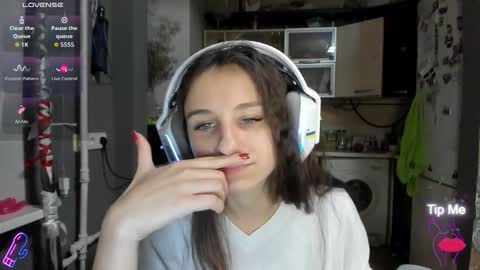 Nika online show from December 18, 2025, 6:03 pm