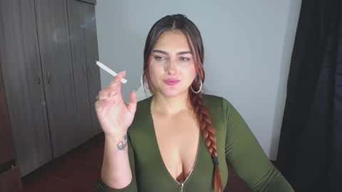 Snapshot of _ninahot chatting on December 24, 2024, 12:00 am Nina  online show from December 24, 2024, 12:00 am
