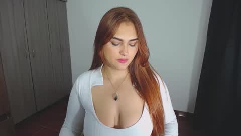 Snapshot of _ninahot chatting on January 2, 2025, 7:29 pm Nina  online show from January 2, 2025, 7:29 pm