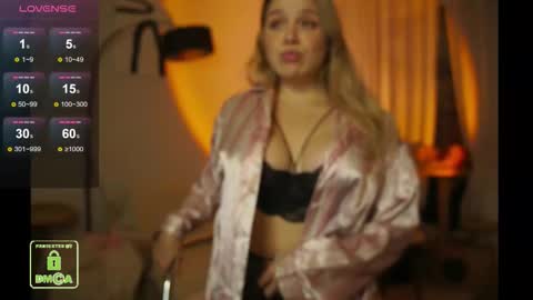 Snapshot of _noitanitsarcorp_ chatting on November 25, 2025, 8:53 pm R online show from November 25, 2025, 8:53 pm