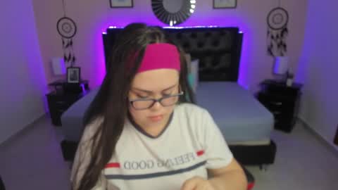 Olivia jones online show from September 26, 2025, 11:36 am