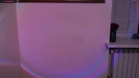 Olivia online show from December 3, 2025, 2:04 pm