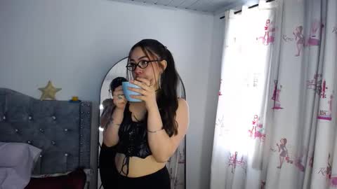 Snapshot of _pariiss chatting on November 27, 2025, 2:30 pm Paris online show from November 27, 2025, 2:30 pm