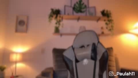 _paulah2 online show from October 18, 2025, 7:47 pm