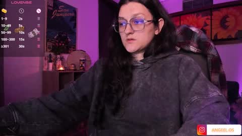 Snapshot of _peach__ chatting on January 12, 2025, 5:45 am violeta ig online show from January 12, 2025, 5:45 am