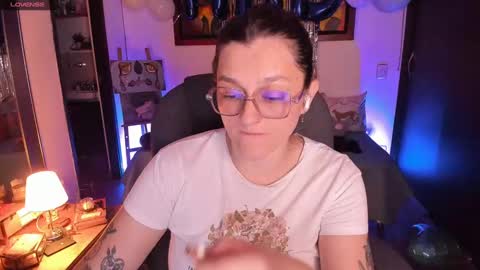 Snapshot of _peach__ chatting on March 11, 2025, 3:37 am violeta ig online show from March 11, 2025, 3:37 am