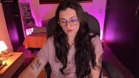 Snapshot of _peach__ chatting on October 21, 2025, 3:29 am violeta ig online show from October 21, 2025, 3:29 am