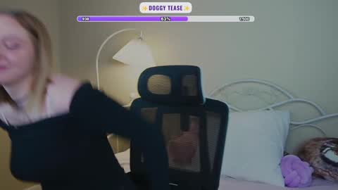 Snapshot of _penisflytrap_ chatting on March 8, 2026, 2:04 am Viktoria online show from March 8, 2026, 2:04 am