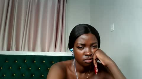 Snapshot of _pretty_savage chatting on May 24, 2026, 9:36 am savage online show from May 24, 2026, 9:36 am