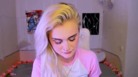 _ravena online show from November 24, 2025, 3:23 pm