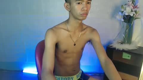 Snapshot of _rellvanxx chatting on March 3, 2025, 10:10 pm _rellvanxx online show from March 3, 2025, 10:10 pm