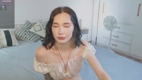 LISSAPVT IS OPEN online show from September 19, 2025, 4:47 am