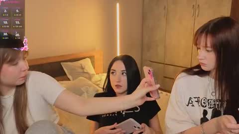 LISSAPVT IS OPEN online show from March 8, 2026, 2:54 pm