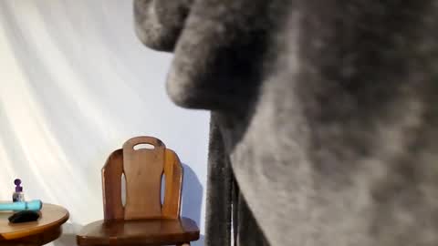 Rose Michelle online show from December 3, 2025, 10:02 am