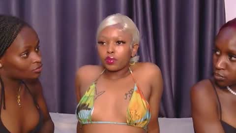 Snapshot of _roxxana chatting on February 17, 2026, 4:46 pm Roxxana online show from February 17, 2026, 4:46 pm