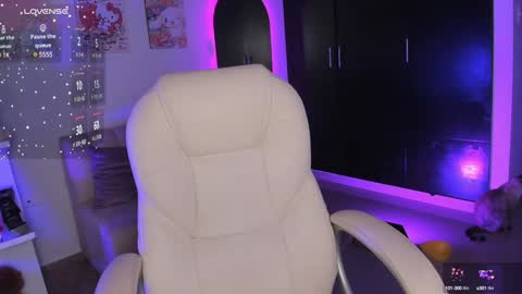 Snapshot of _sabrinamoon chatting on January 31, 2025, 1:12 pm   online show from January 31, 2025, 1:12 pm