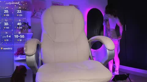 Snapshot of _sabrinamoon chatting on February 7, 2025, 6:02 pm   online show from February 7, 2025, 6:02 pm