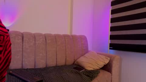 Scarlett online show from April 17, 2026, 5:10 am