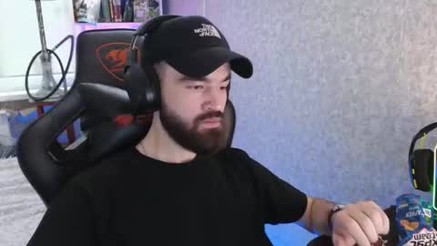 Ask me online show from December 5, 2025, 7:06 am