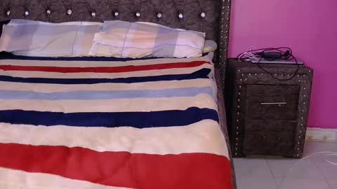 Adriana online show from September 18, 2025, 9:11 am