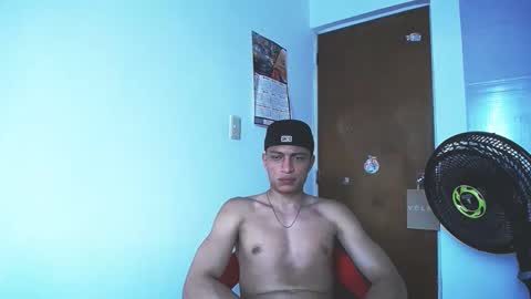 Juan Pablo-independent model online show from October 16, 2025, 9:49 pm