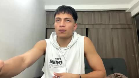 Juan Pablo-independent model online show from March 20, 2026, 12:59 am