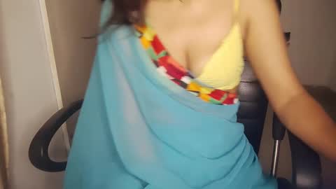 _shalini_0 online show from September 27, 2025, 3:39 pm