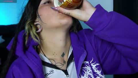 _sharlotte777 online show from April 6, 2026, 2:07 pm