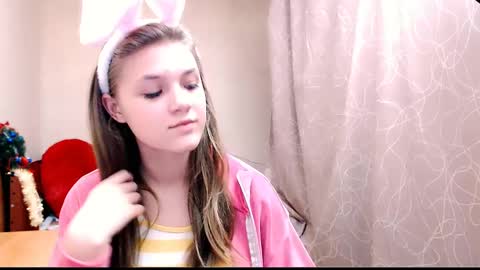 Snapshot of _shy_bunny__ chatting on January 14, 2025, 6:17 pm Mari online show from January 14, 2025, 6:17 pm
