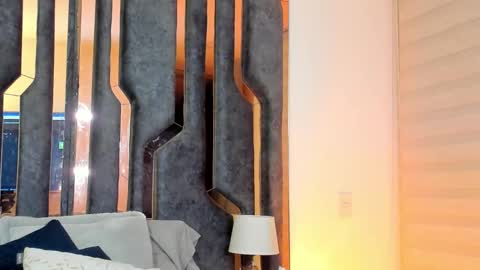 Snapshot of _silvia_vega_ chatting on November 27, 2025, 8:05 am _silvia_vega_ online show from November 27, 2025, 8:05 am