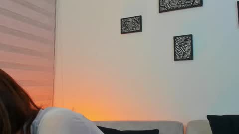 Snapshot of _silvia_vega_ chatting on December 14, 2025, 11:53 pm _silvia_vega_ online show from December 14, 2025, 11:53 pm