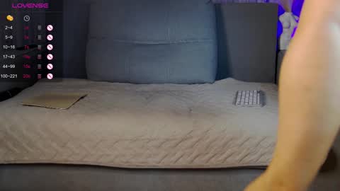 _smetanka_ online show from November 7, 2025, 11:43 am