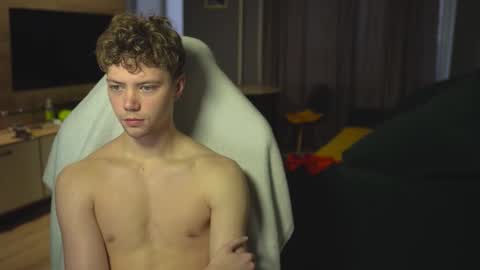 OLIVERpvt is open online show from November 13, 2025, 4:11 am