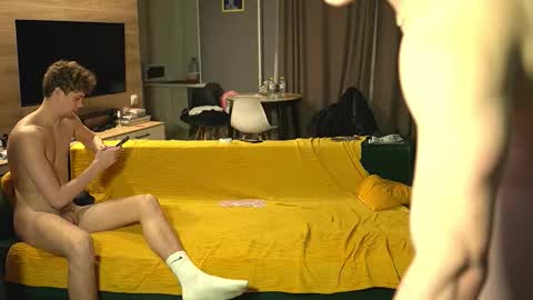 OLIVERpvt is open online show from December 20, 2025, 3:08 pm