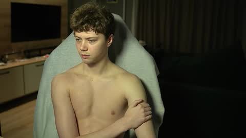 OLIVERpvt is open online show from February 14, 2026, 3:03 am