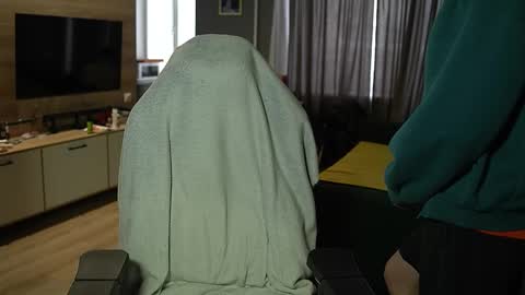 OLIVERpvt is open online show from February 17, 2026, 12:12 pm