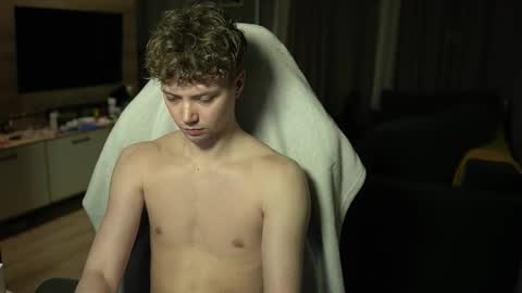 OLIVERpvt is open online show from March 21, 2026, 3:15 pm