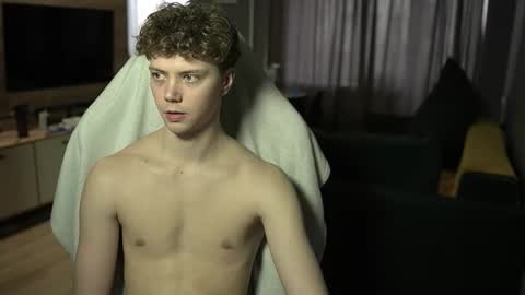 OLIVERpvt is open online show from March 27, 2026, 1:11 pm