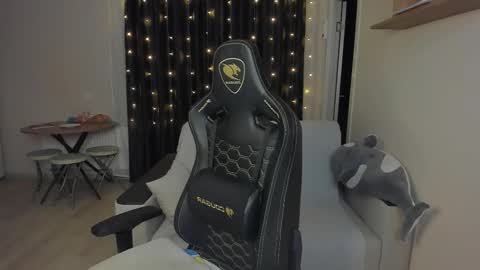 MARKPVT IS OPEN online show from December 14, 2025, 4:29 am