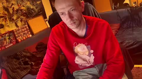 _svenerd_____ online show from April 15, 2026, 8:31 pm